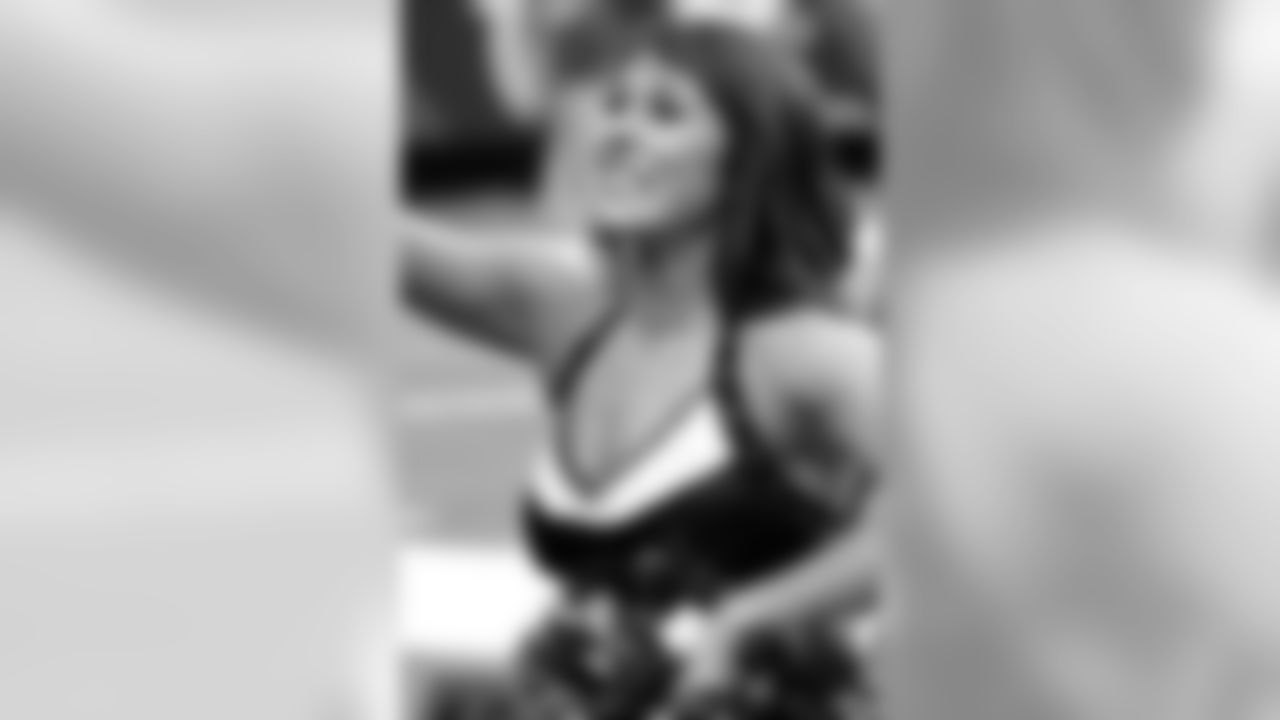 Natalie D. // 2010 Atlanta Falcons Cheerleaders Game Shots // 2010 // Atlanta -