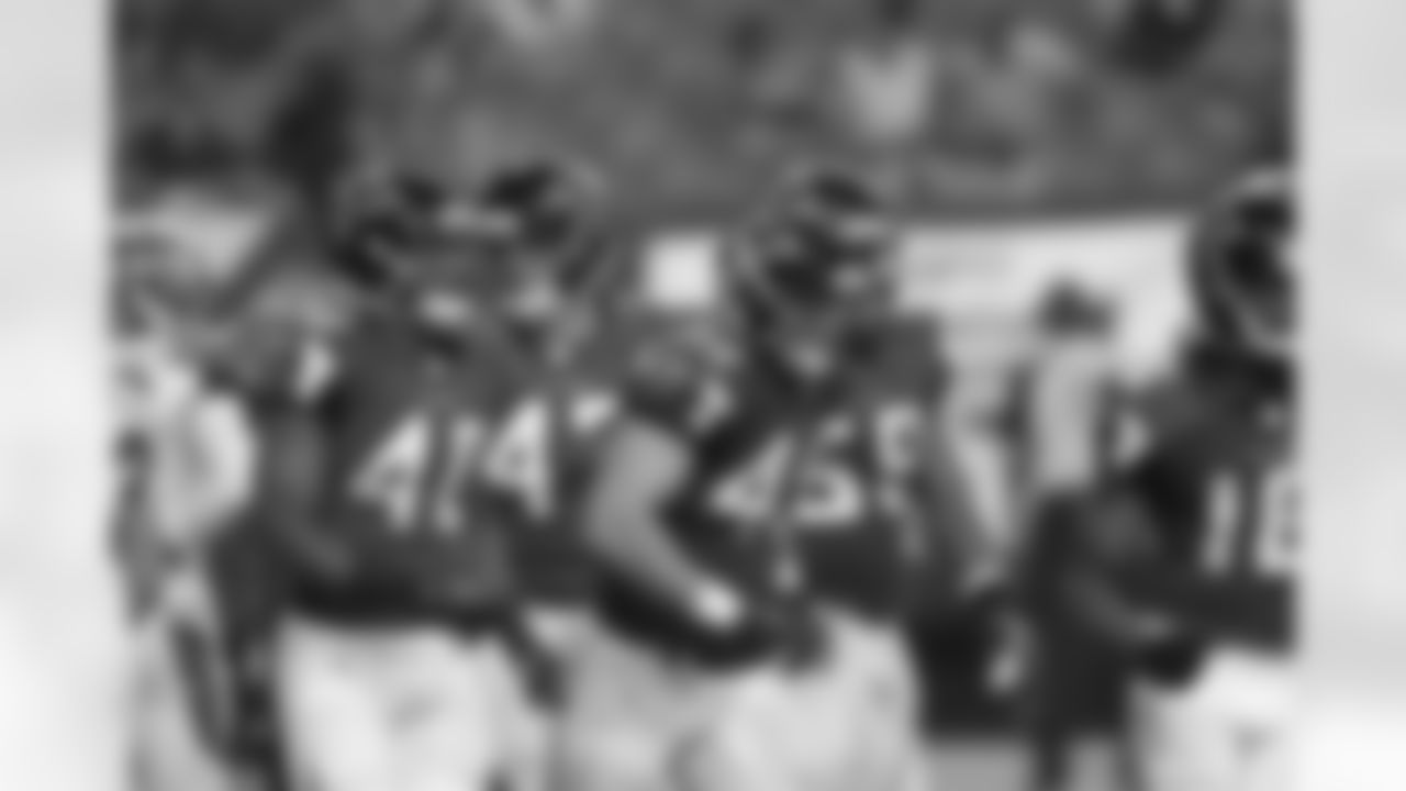 Paul Worrilow celebrates with his teammates