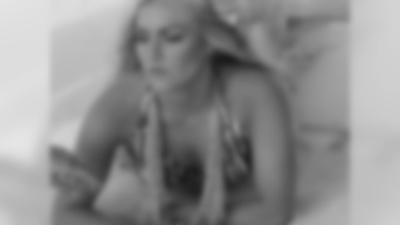 Kelsi S. // 2011 Atlanta Falcons Cheerleaders Swimsuit Calendar Photo Shoot // 2011 // Bermuda -