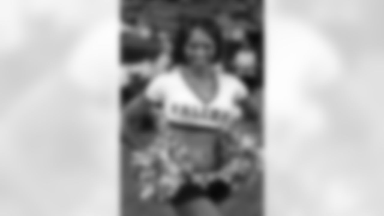 Avis H. // Falcons vs. Dolphins - Cheerleaders // August 12, 2011 // Atlanta -