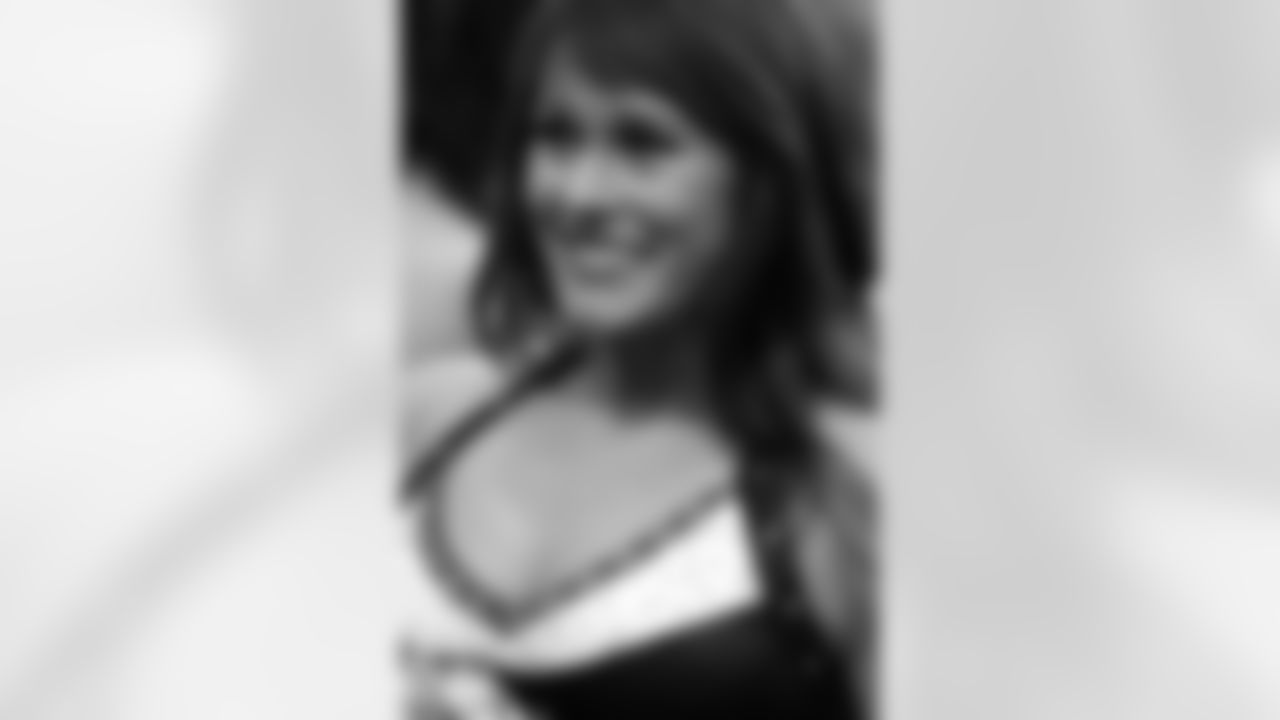 Natalie D. // 2010 Atlanta Falcons Cheerleaders Game Shots // 2010 // Atlanta -
