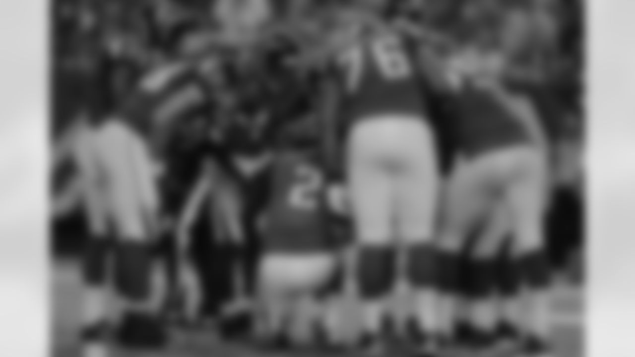 QB Matt Ryan brings the offense in for a huddle