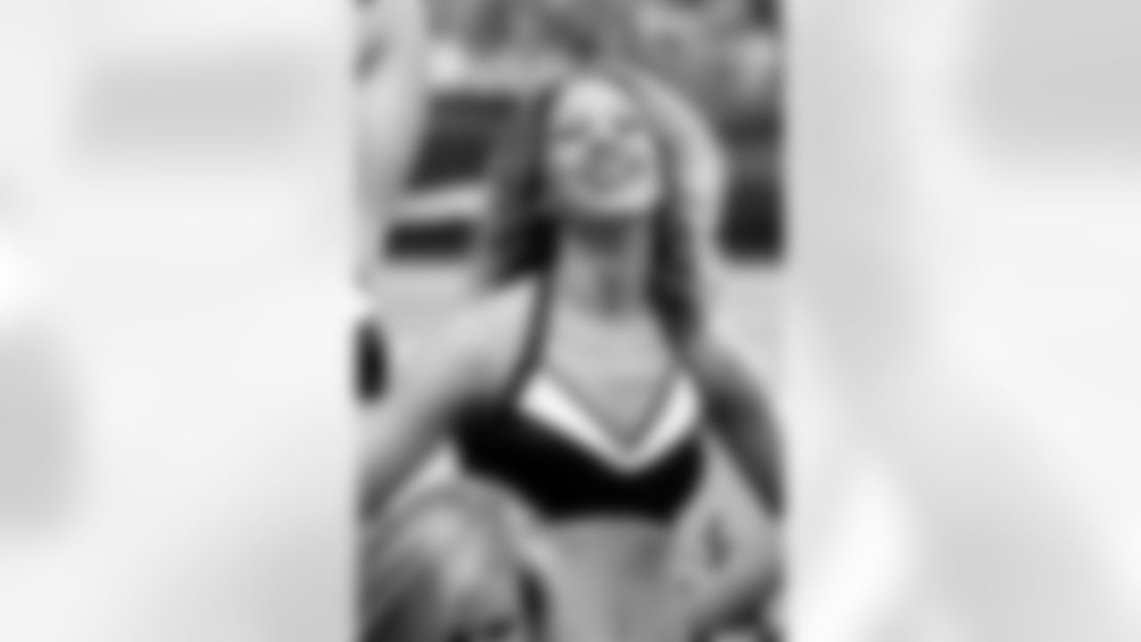 Zorah B. // 2010 Atlanta Falcons Cheerleaders Game Shots // 2010 // Atlanta -