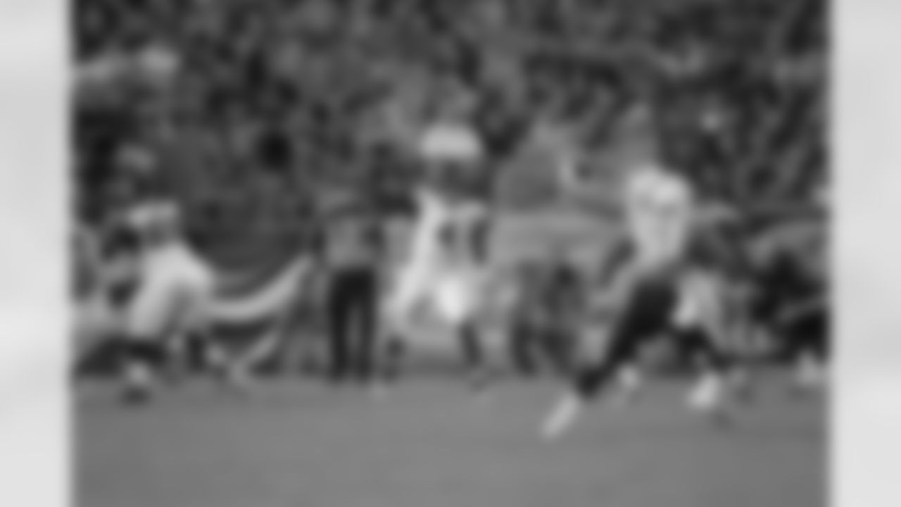 QB Dominique Davis
