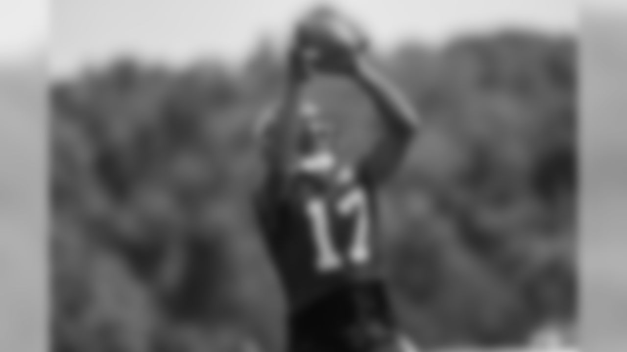 WR Marvin Hall