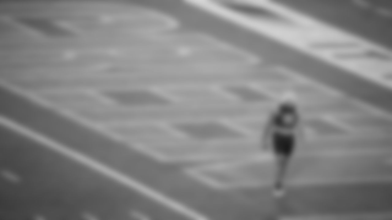 Atlanta Falcons fullback Keith Smith #40 walks across Lambeau Field on October 5, 2020. (Photo by Mark Brown/AtlantaFalcons)