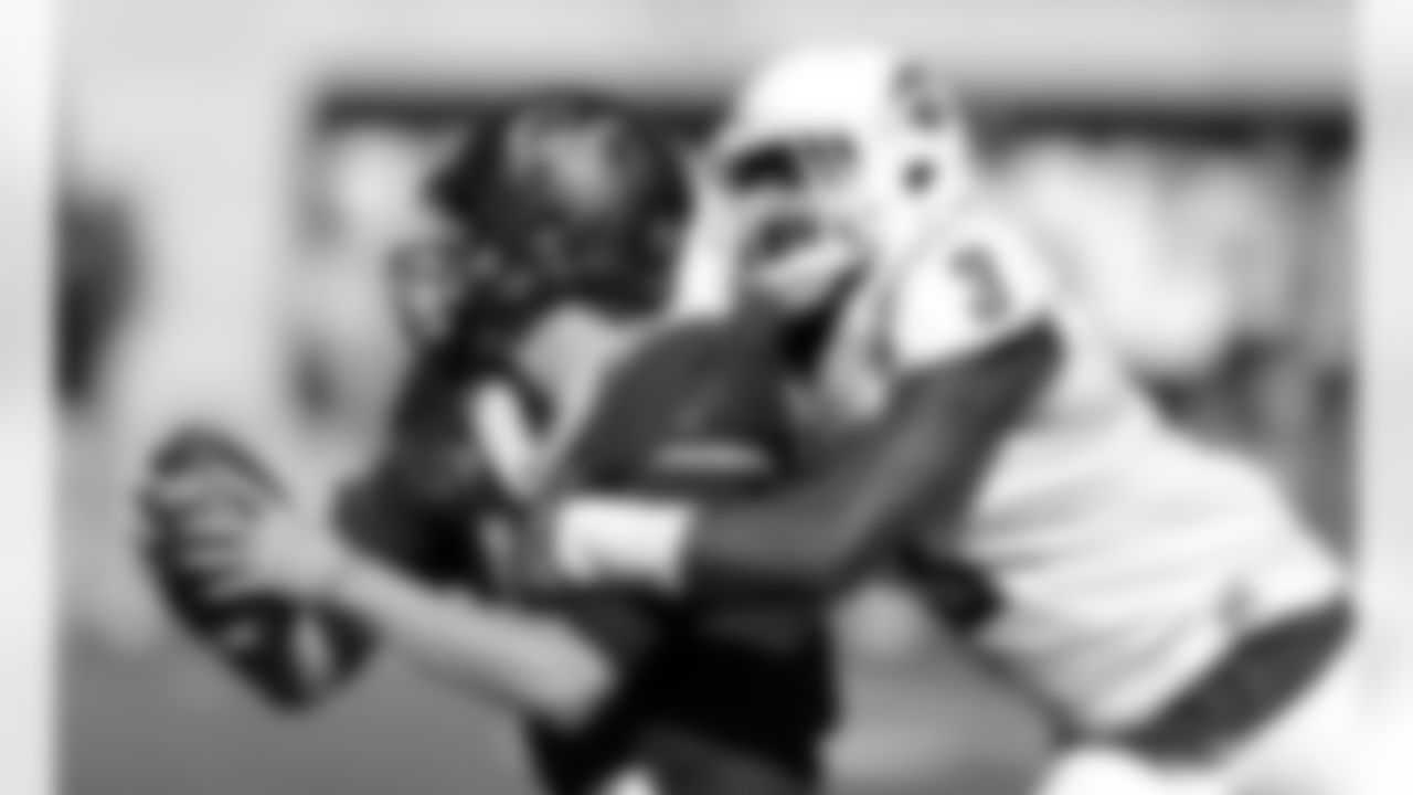 LB Ivan McLennan