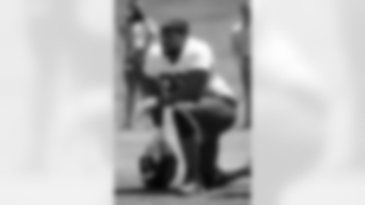 DE Derrick Shelby