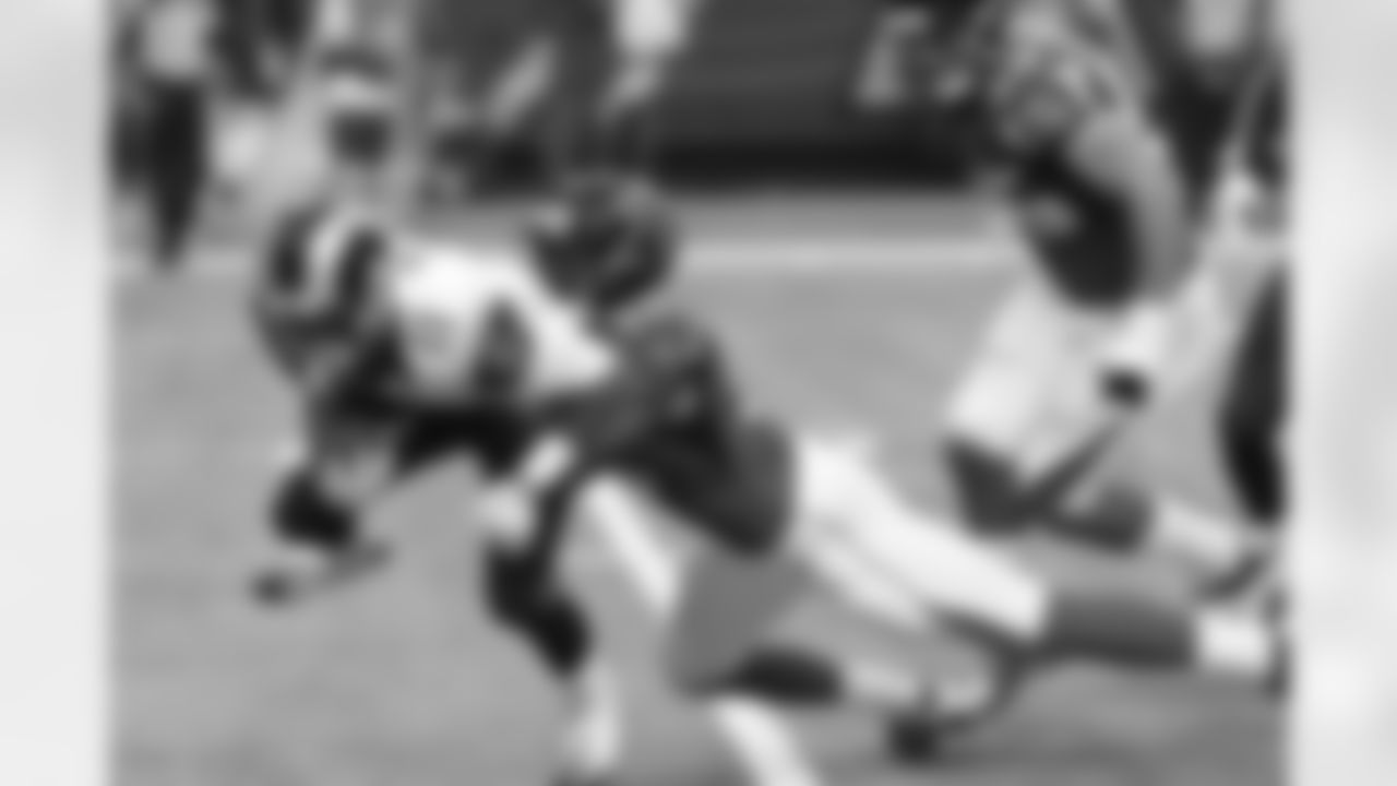WR Drew Davis tackles Rams WR Tavon Austin