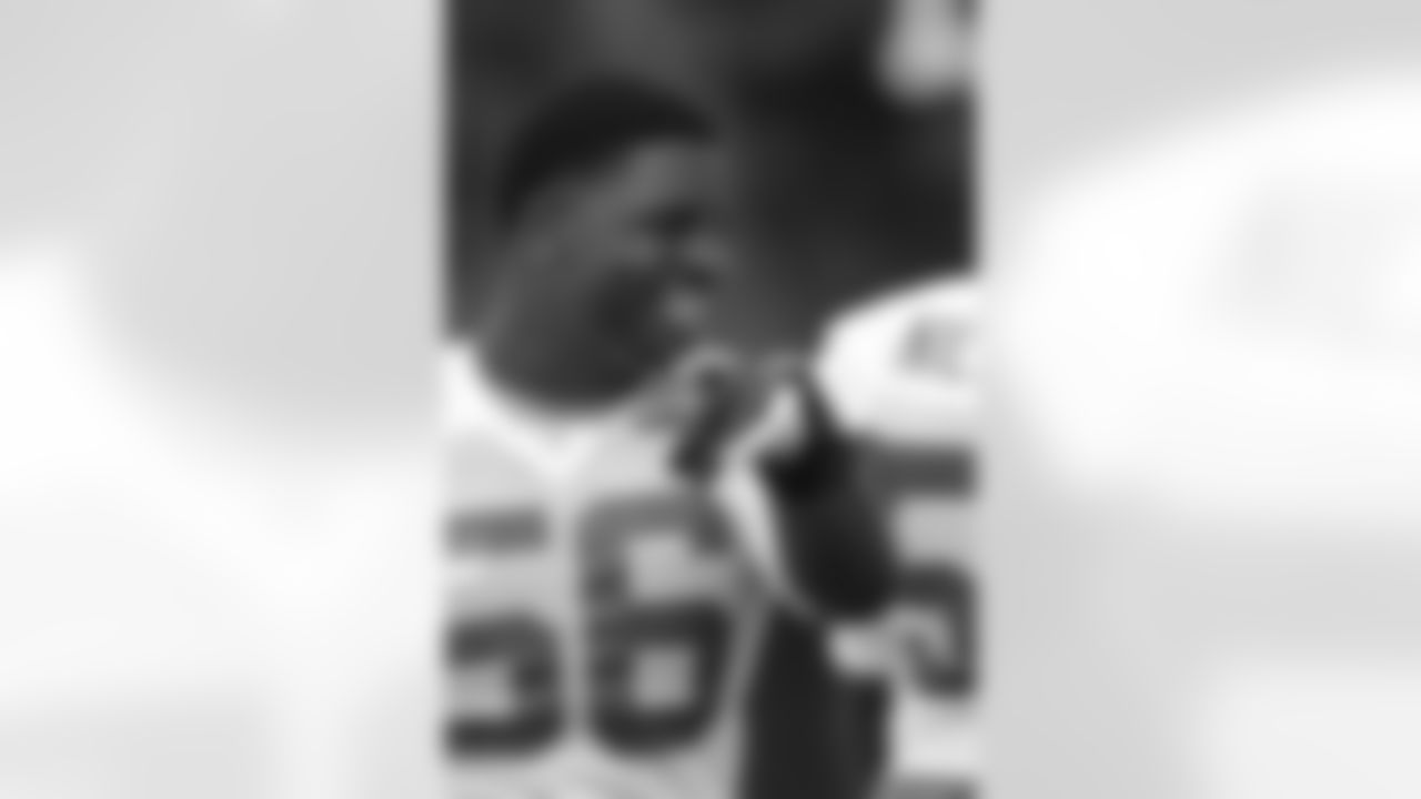 LB Sean Weatherspoon