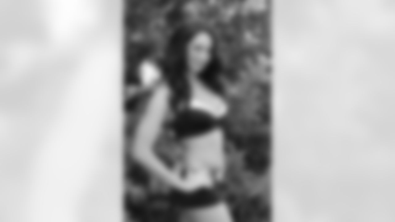 Alicia D. // 2011 Atlanta Falcons Cheerleaders Studio Shots // 2011 // Atlanta -
