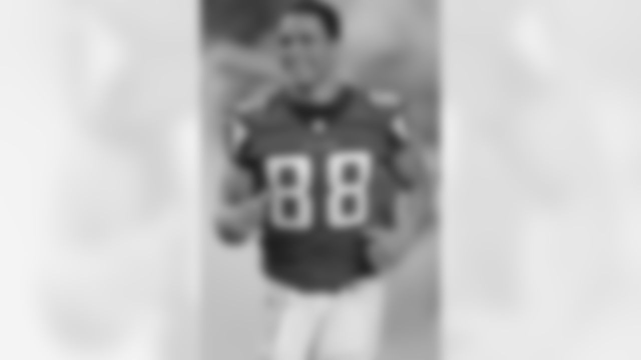 TE Tony Gonzalez