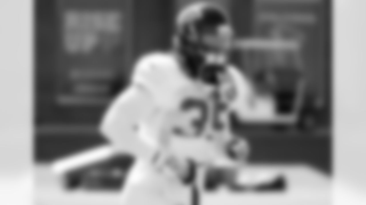 RB Steven Jackson