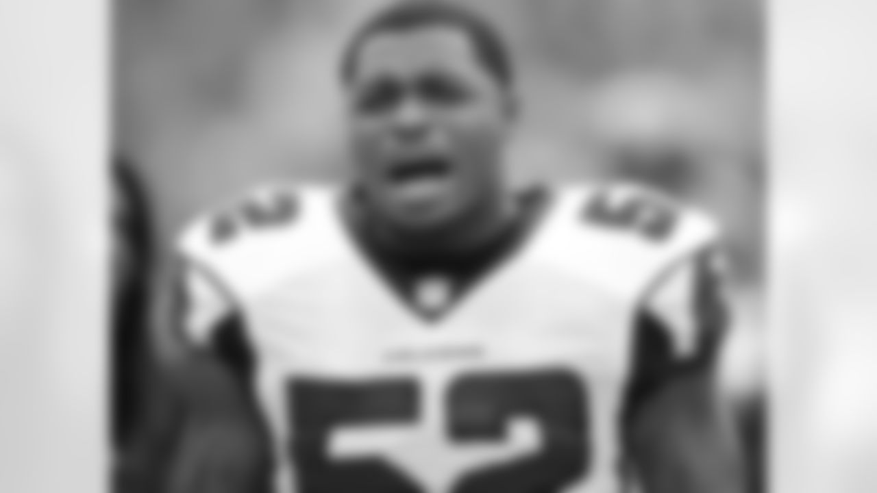 LB Akeem Dent