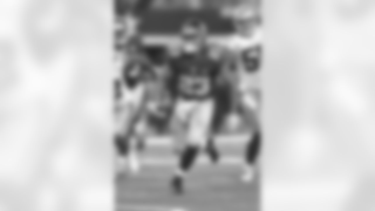 New York's top running back gained 52 rushing yards against Dallas to go along with a touchdown—his fifth as a Giant.