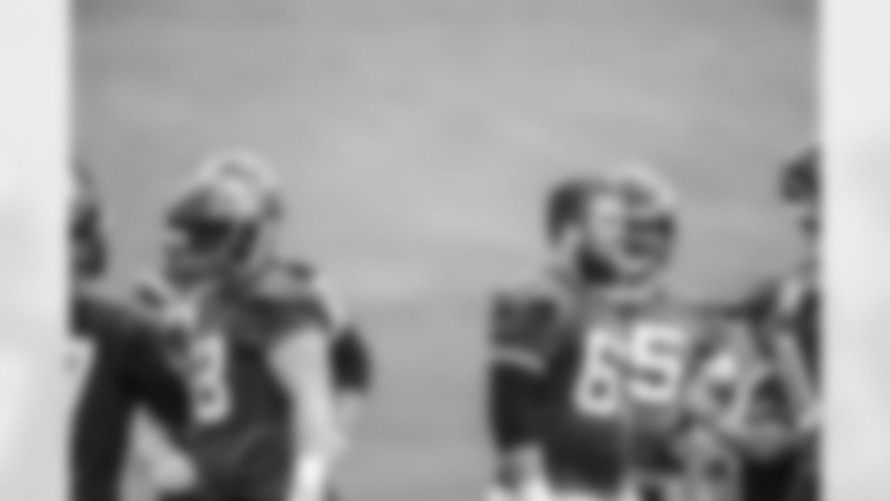 G Ben Garland
Atlanta Falcons / Carmen Mandato