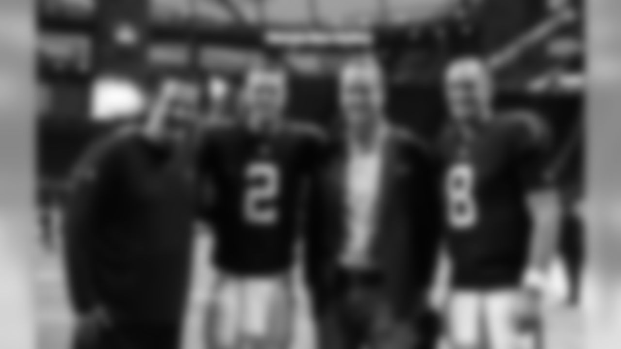 Greg Knapp, quarterbacks coach, QB Matt Ryan, Peyton Manning, QB Matt Schaub
Atlanta Falcons / Kara Durrette