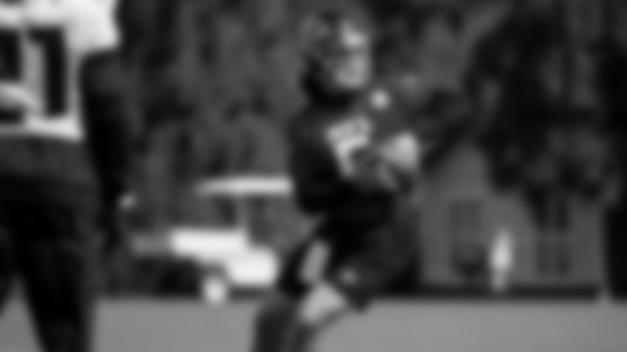 Atlanta Falcons quarterback Kurt Benkert #6 in action during practice at IBM Performance Field. (Photo by Kara Durrette/Atlanta Falcons)