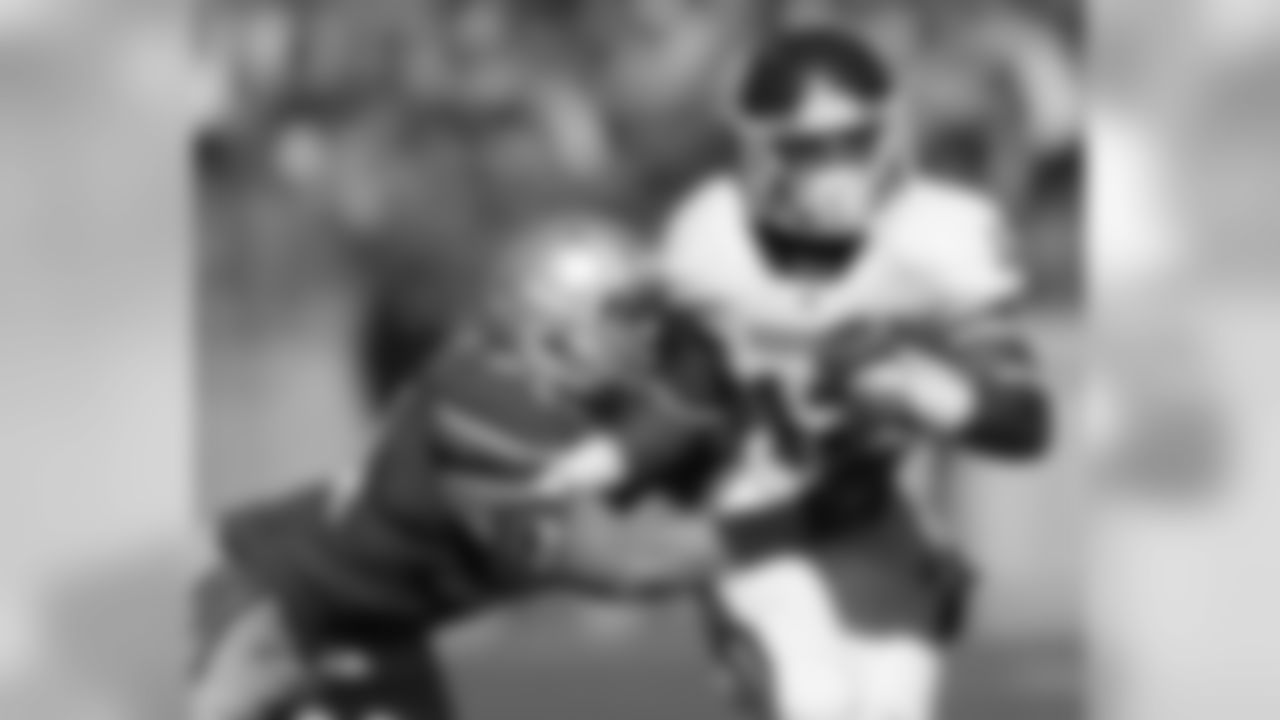 John Simon, Ohio State - One of the lesser known ends, Simon put a lot of pressure on opposing quarterbacks. A high-motor player, will remind you of Kroy Biermann.