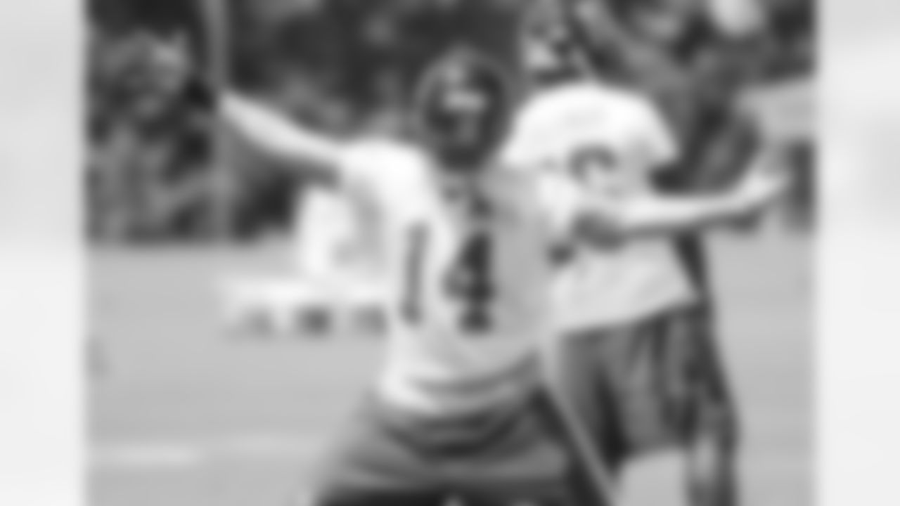 WR Eric Weems