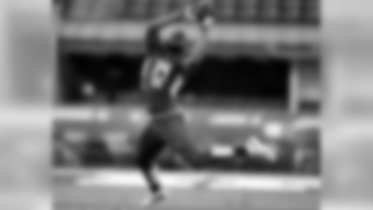 Iowa defensive back Jordan Lomax