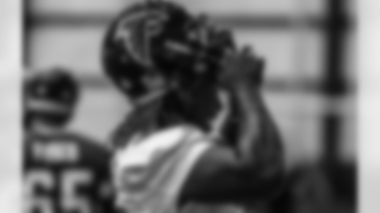 DE Takk McKinley