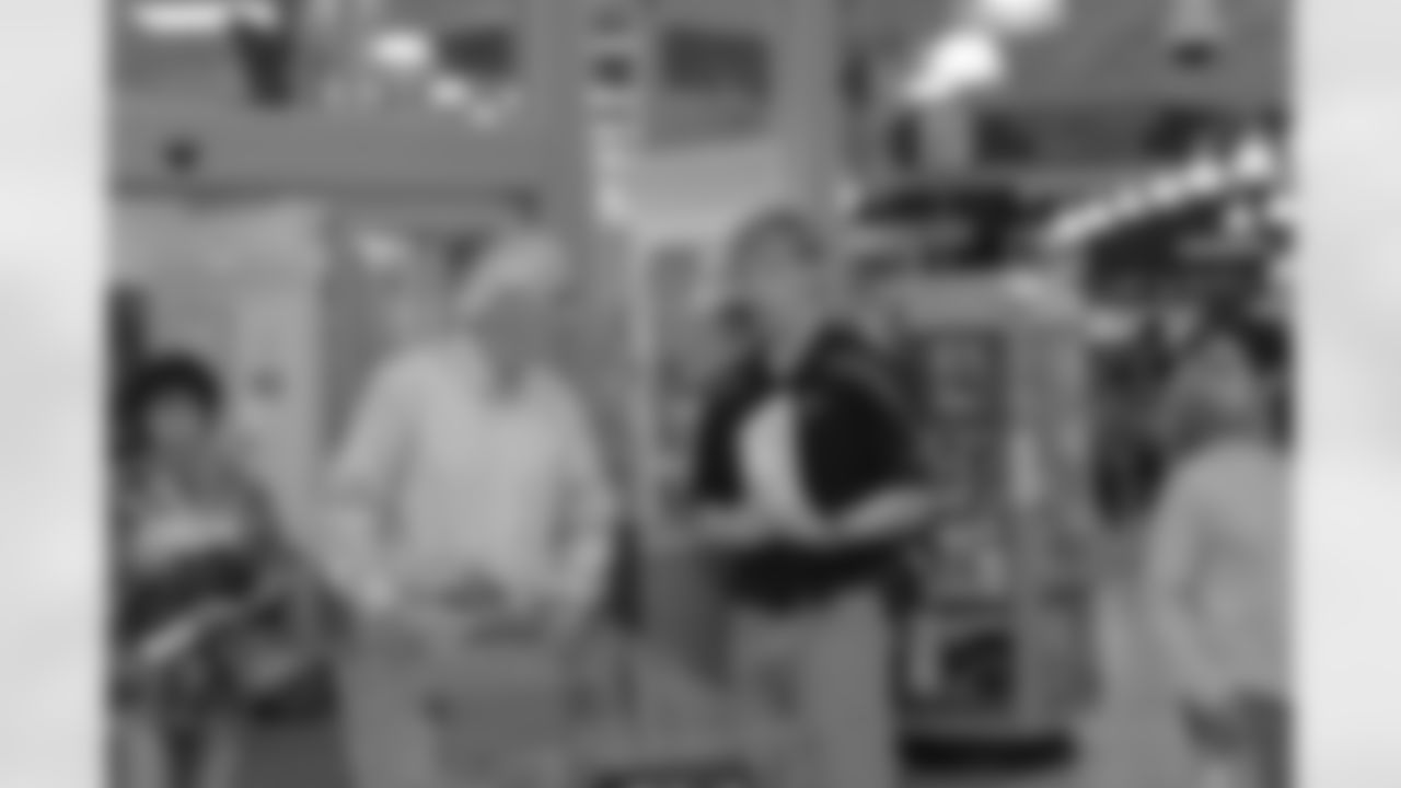 Mike Peterson excites fans after a big win against Detroit at Publix with the Atlanta Falcons Tailgate Team // Atlanta Falcons Tailgate Team 2011 // Oct. 24, 2011// Smyrna, Ga -