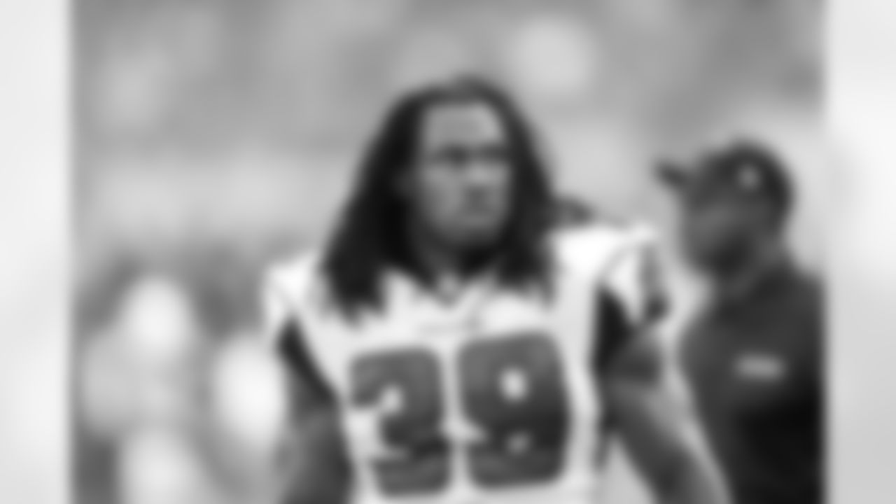 RB Steven Jackson returned last week from injury and had a very long day. Will he be able to find any holes to have those strong, impactful runs that this Falcons offense needs?
