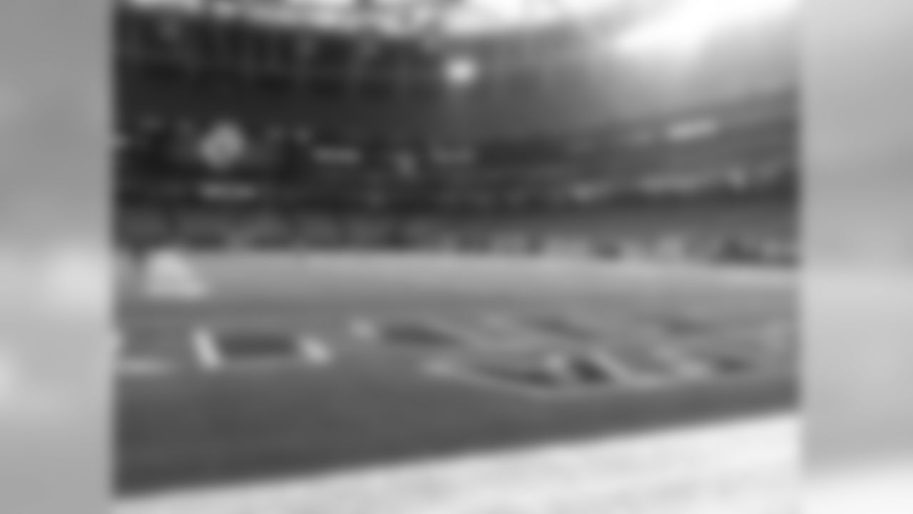 Empty Georgia Dome pre-game