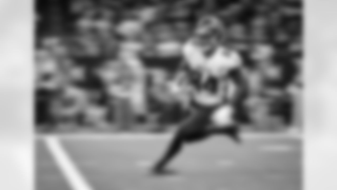 Atlanta Falcons running back Cordarrelle Patterson #84 returns a kick during the third quarter against the New Orleans Saints at Caesars Superdome in New Orleans, Louisiana on Sunday, November 7, 2021. (Photo by Dakota Williams/Atlanta Falcons)