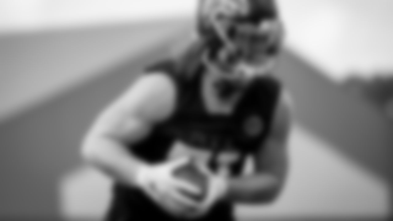 Atlanta Falcons tight end Hayden Hurst #81 makes a catch during practice at IBM Performance Field. (Photo by Kara Durrette/Atlanta Falcons)