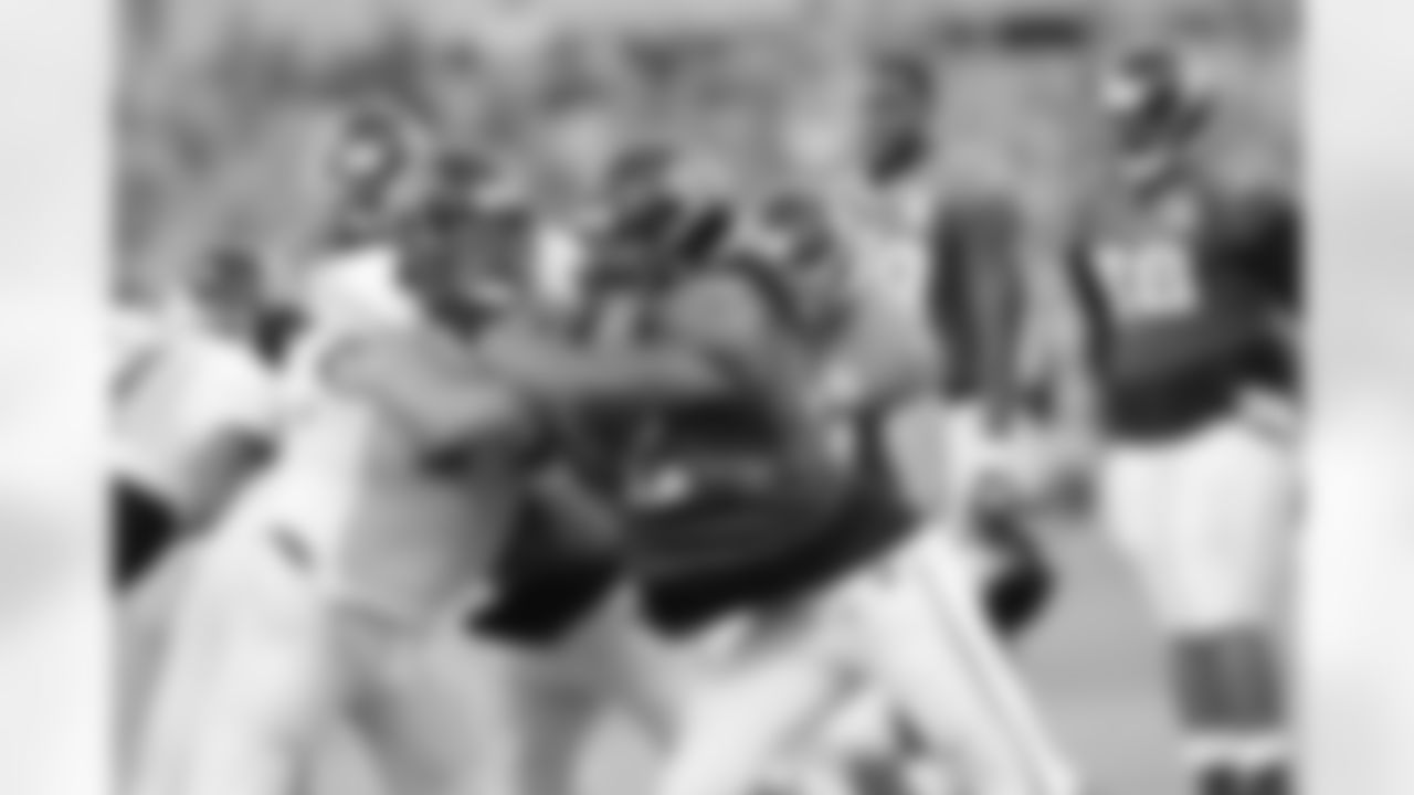OT Tyson Clabo holds up his side of the line // Combined Practice with Jacksonville // August 17, 2011 // Jacksonville, Fla. —