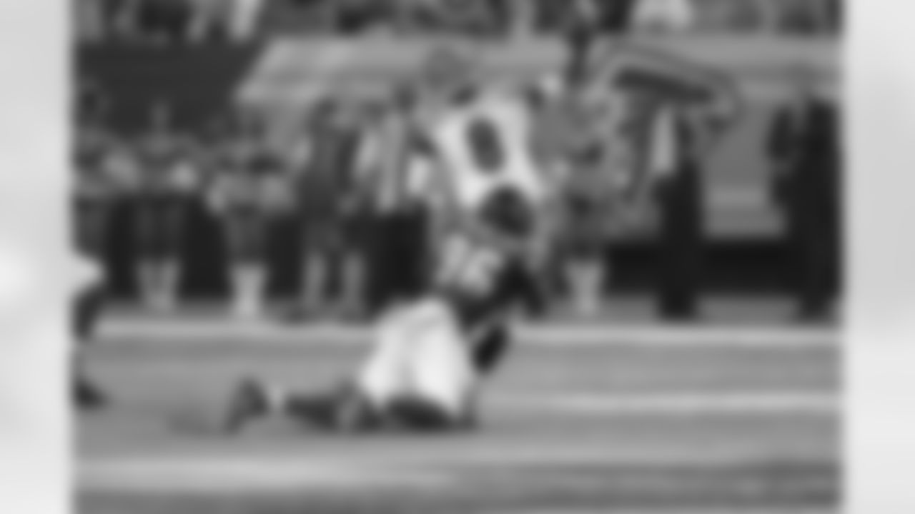 DE Jonathan Massaquoi gets after the quarterback