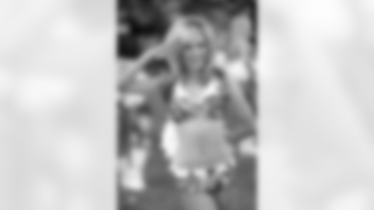 Atlanta Falcons Cheerleader Shauna K.