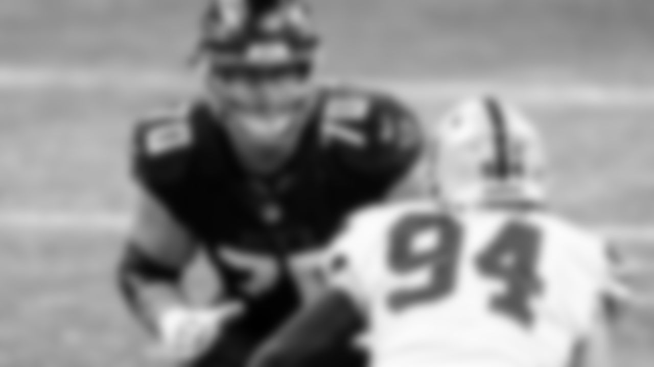 Atlanta Falcons offensive tackle Jake Matthews #70 in action during the game against the Las Vegas Raiders on November 29, 2020.