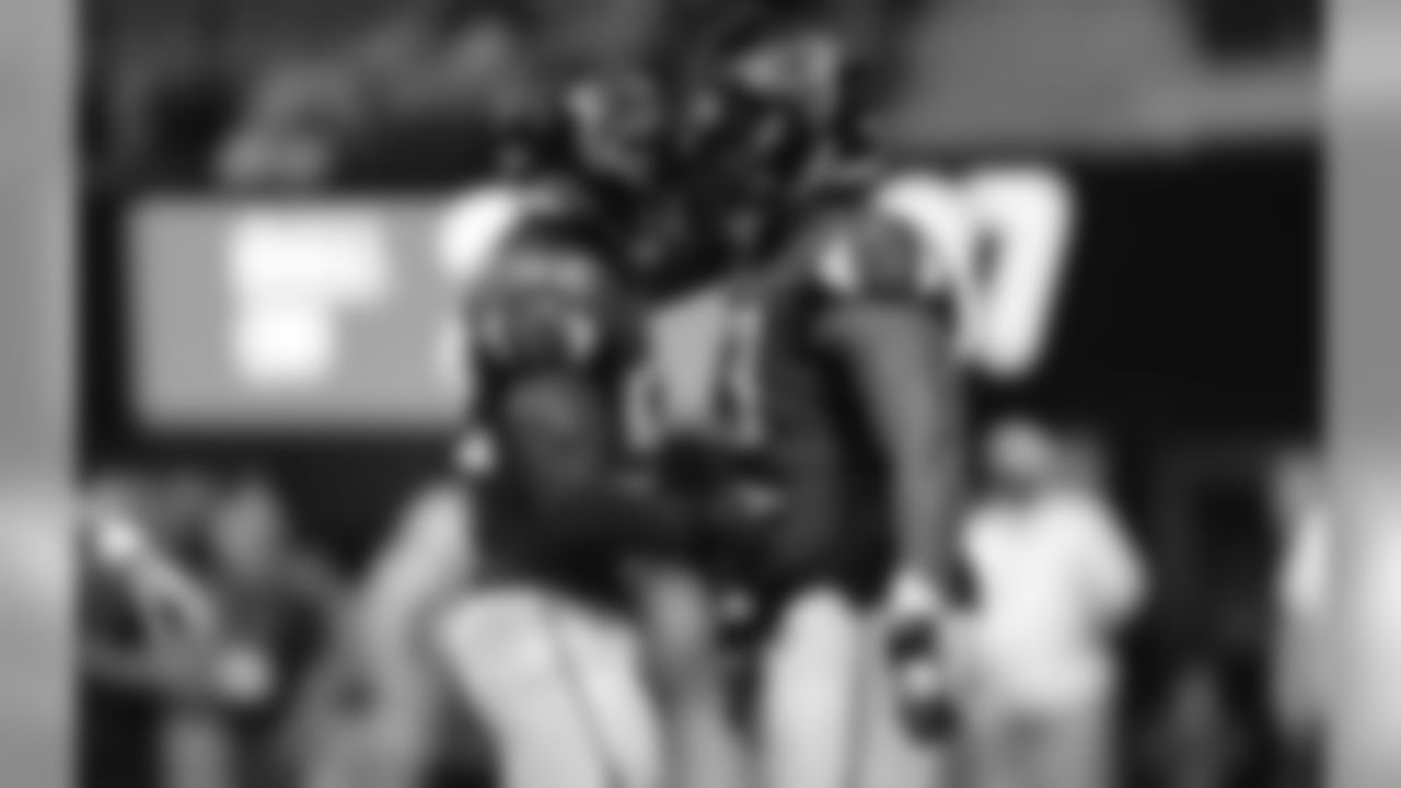 LB Emmanuel Ellerbee, DT Garrison Smith