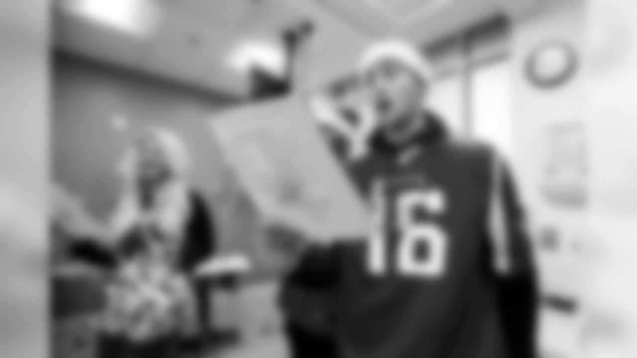 AF_20191209_Holiday-Caroling-CHOA-Egleston_SB2_5766