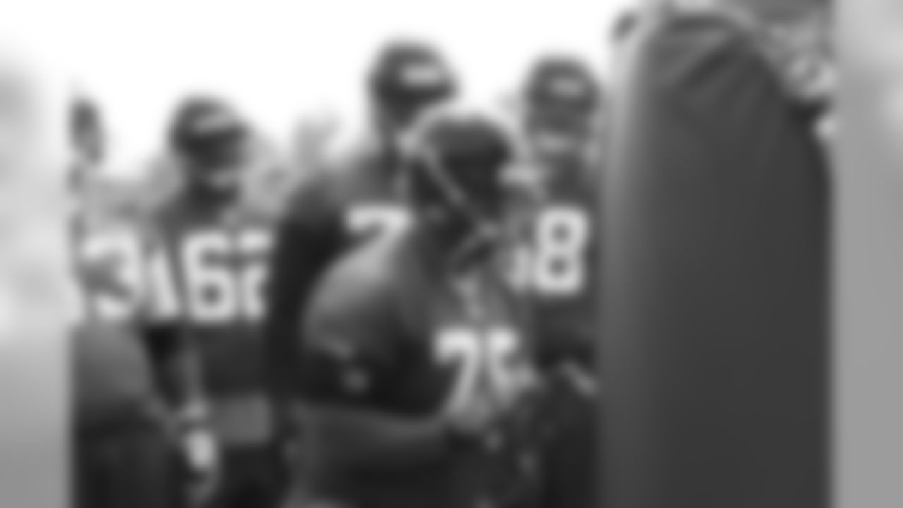 G Jon Asamoah takes his turn in the rotation at practice