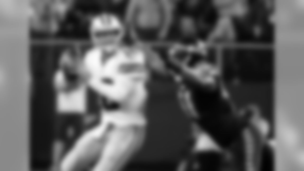 DE Bruce Irvin