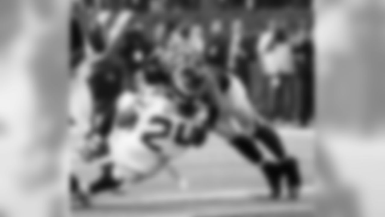 William Moore forces a fumble delivering this hit to Seahawks RB Marshawn Lynch during the NFC Divisional Round matchup at the Georgia Dome in January