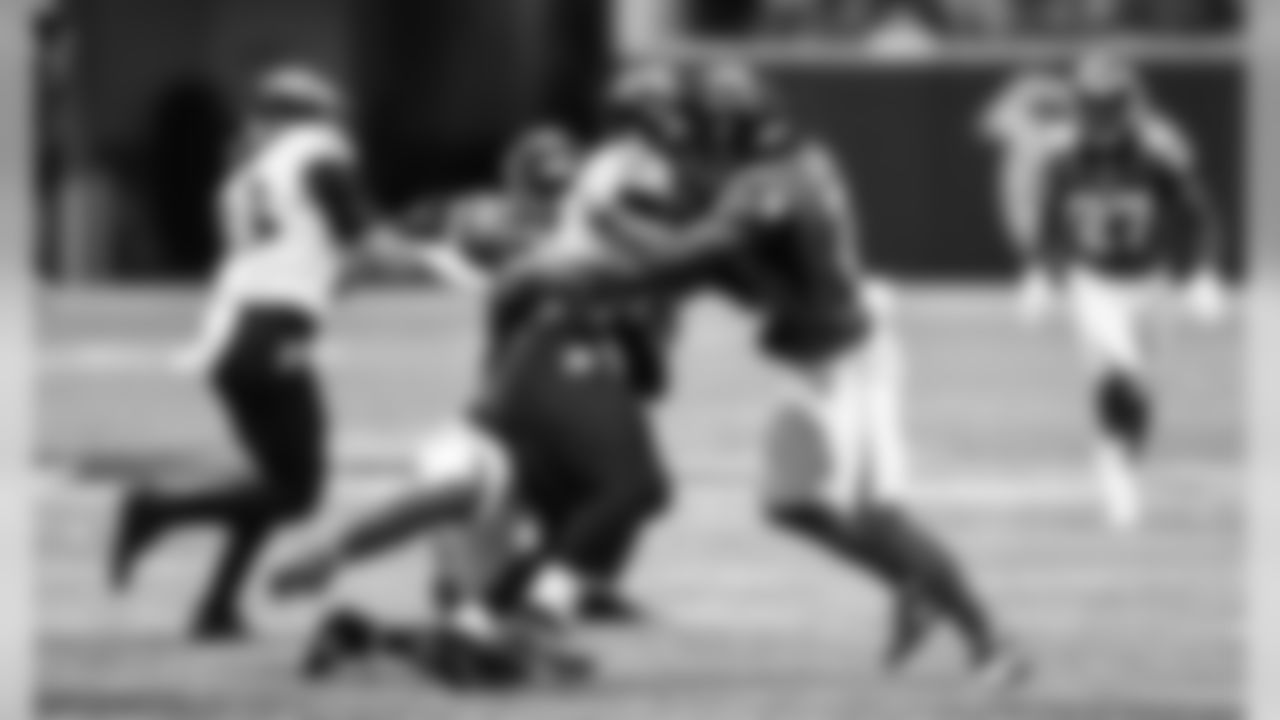 LB Deion Jones, CB Desmond Trufant
Atlanta Falcons / Lynn Bass