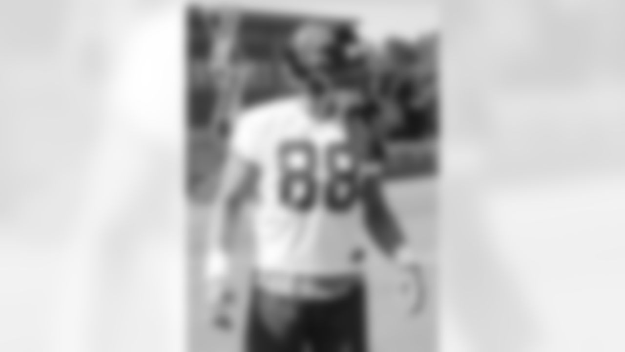 TE Tony Gonzalez