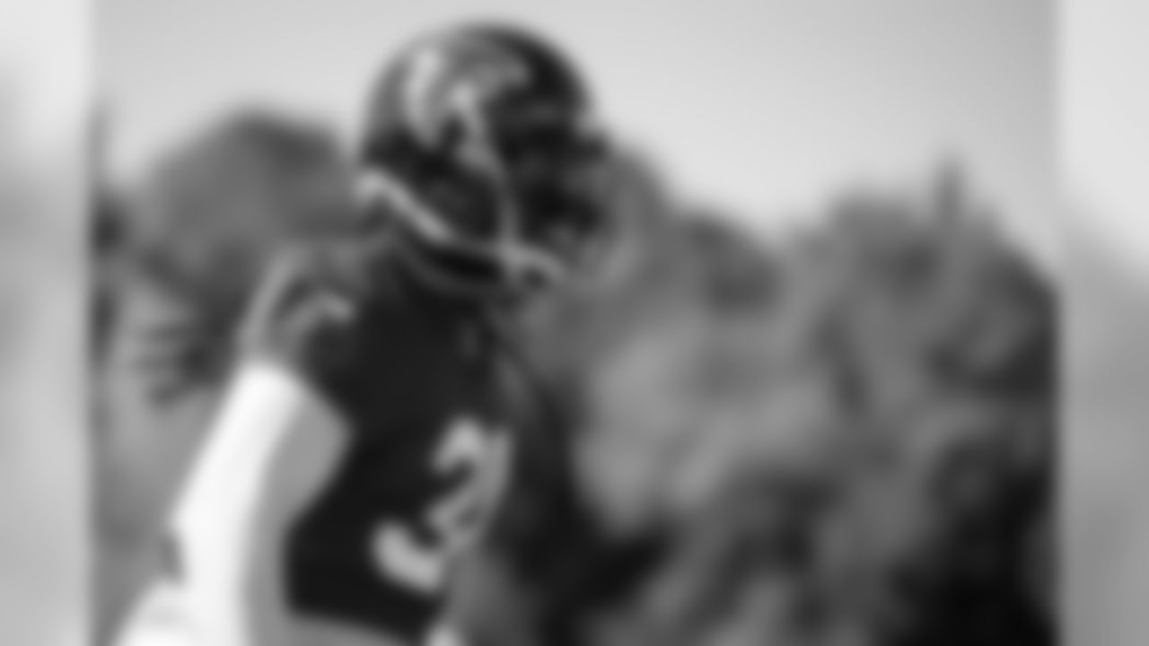 Atlanta Falcons defensive back Kemal Ishmael #36 runs during practice. (Photo by Kara Durrette/Atlanta Falcons).