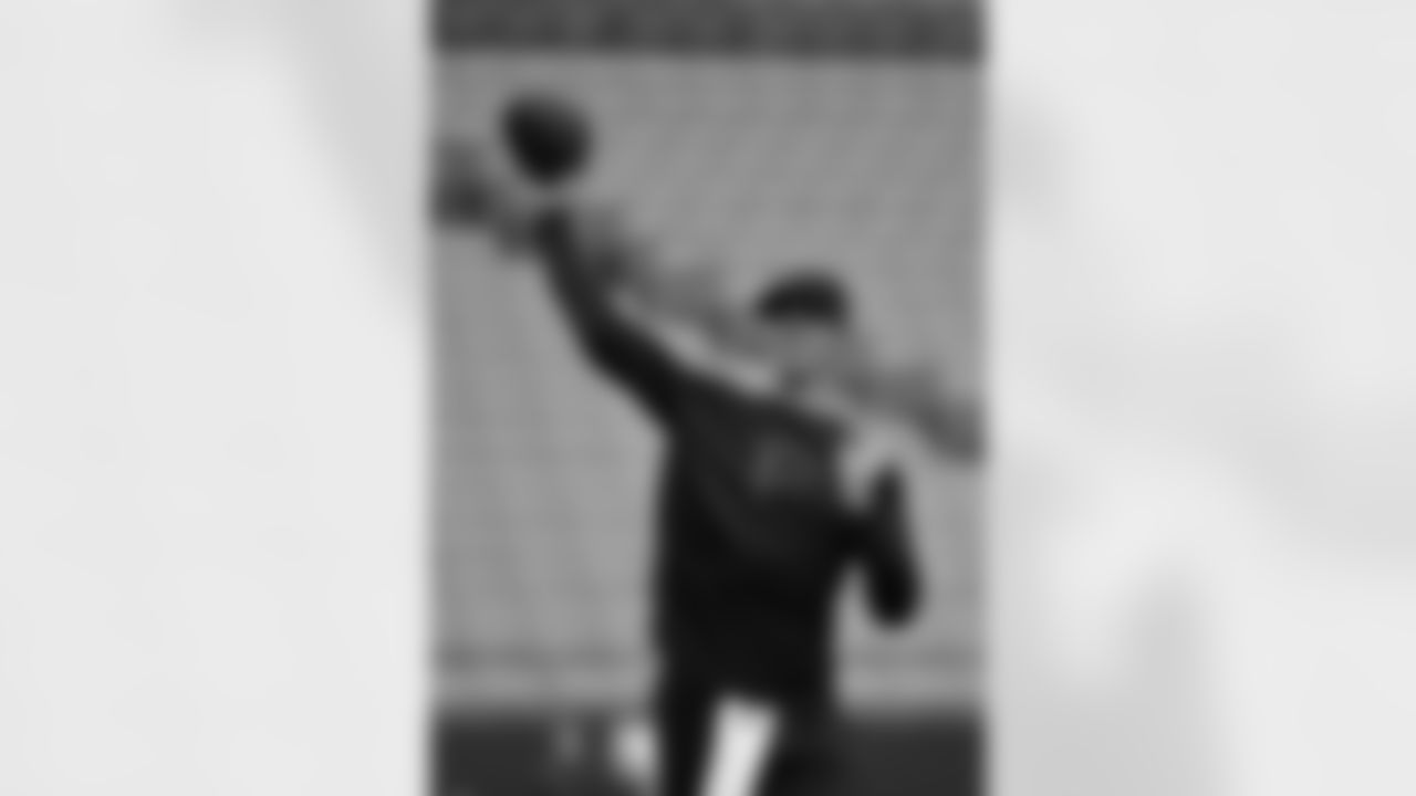 QB Matt Ryan throws to get warmed up pre-game