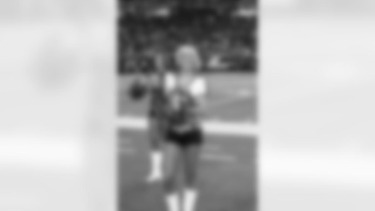 Falcons Cheerleaders 2010