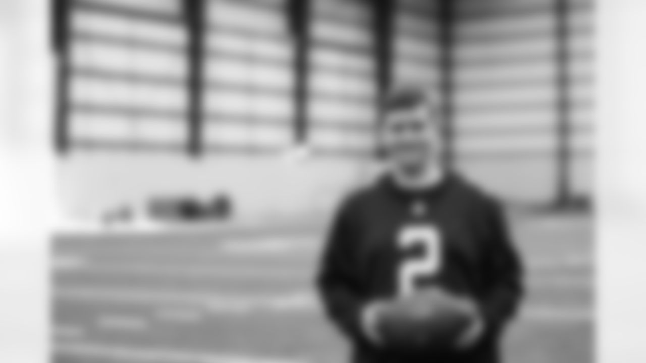 Atlanta Falcons/ Carmen Mandato