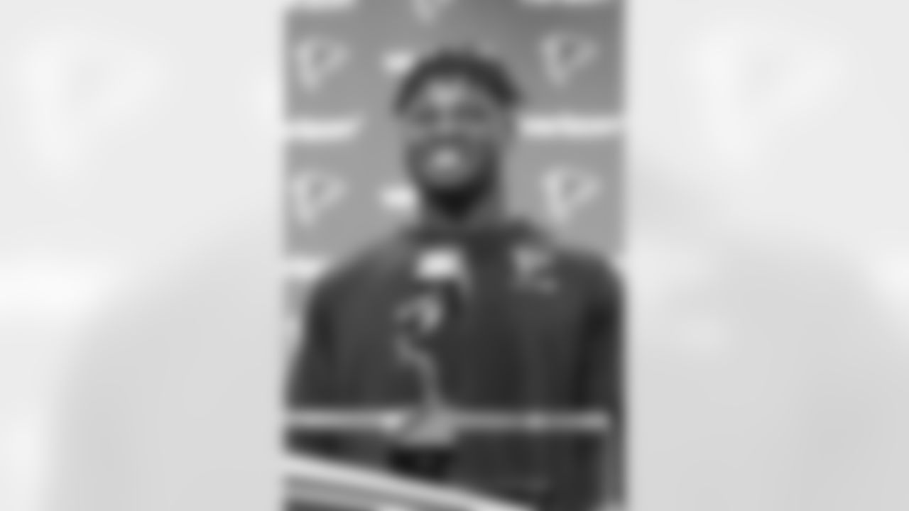 LB Sean Weatherspoon