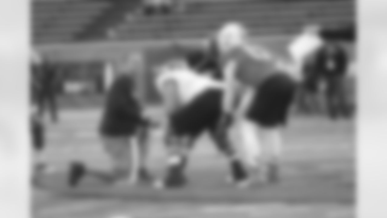 North team quarterback Stephen Morris (17) awaits the snap.
