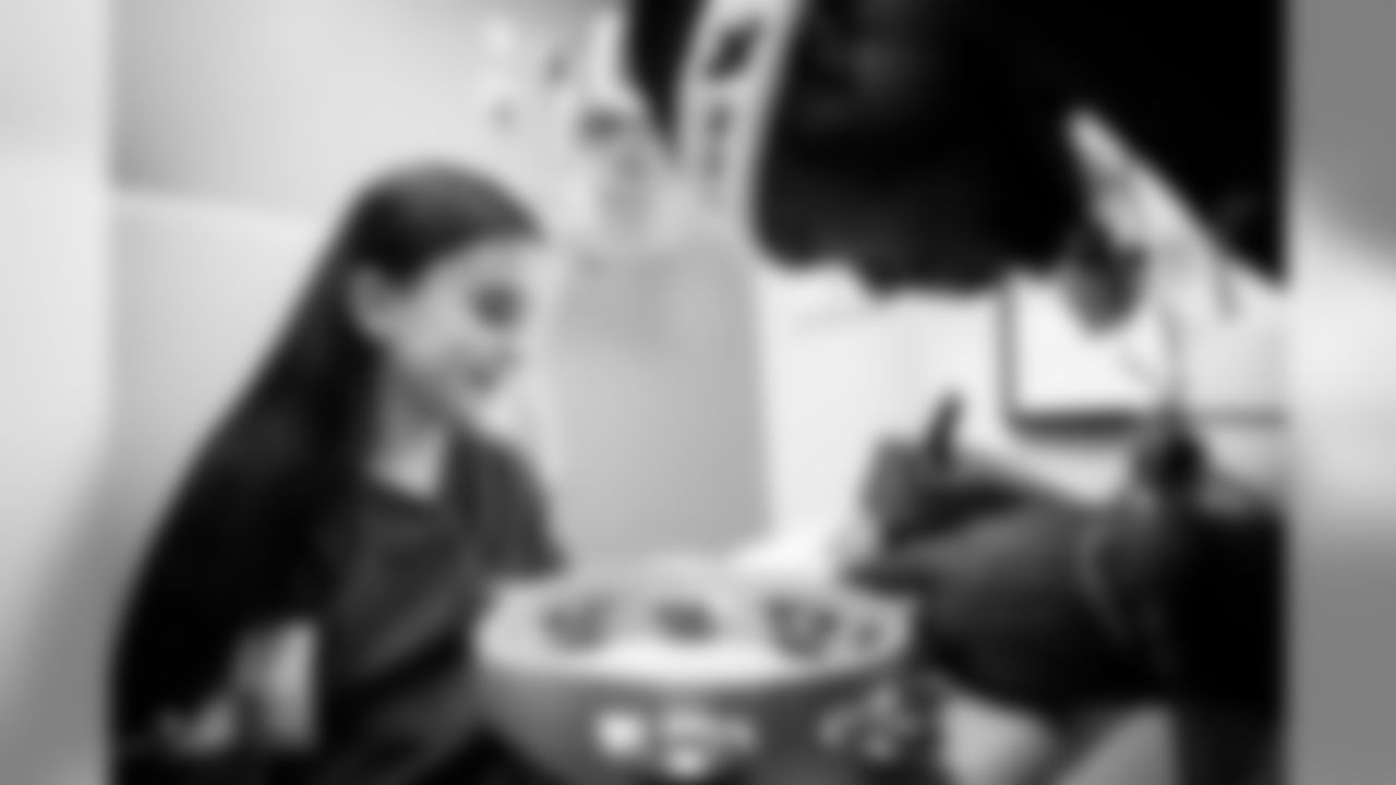 AF_20191209_Holiday-Caroling-CHOA-Egleston_SB2_5802-2