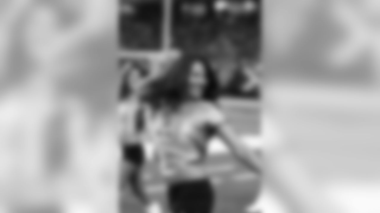 2009 Cheerleader Photos